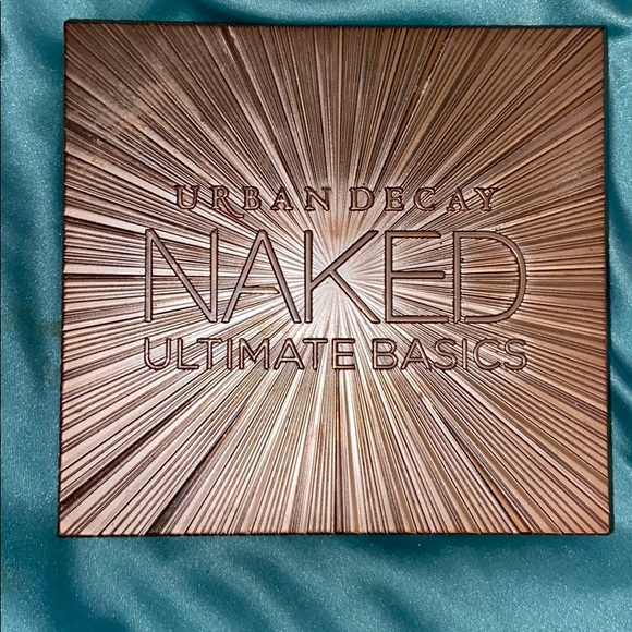 Urban Decay Other - Urban decay eyeshadow palette